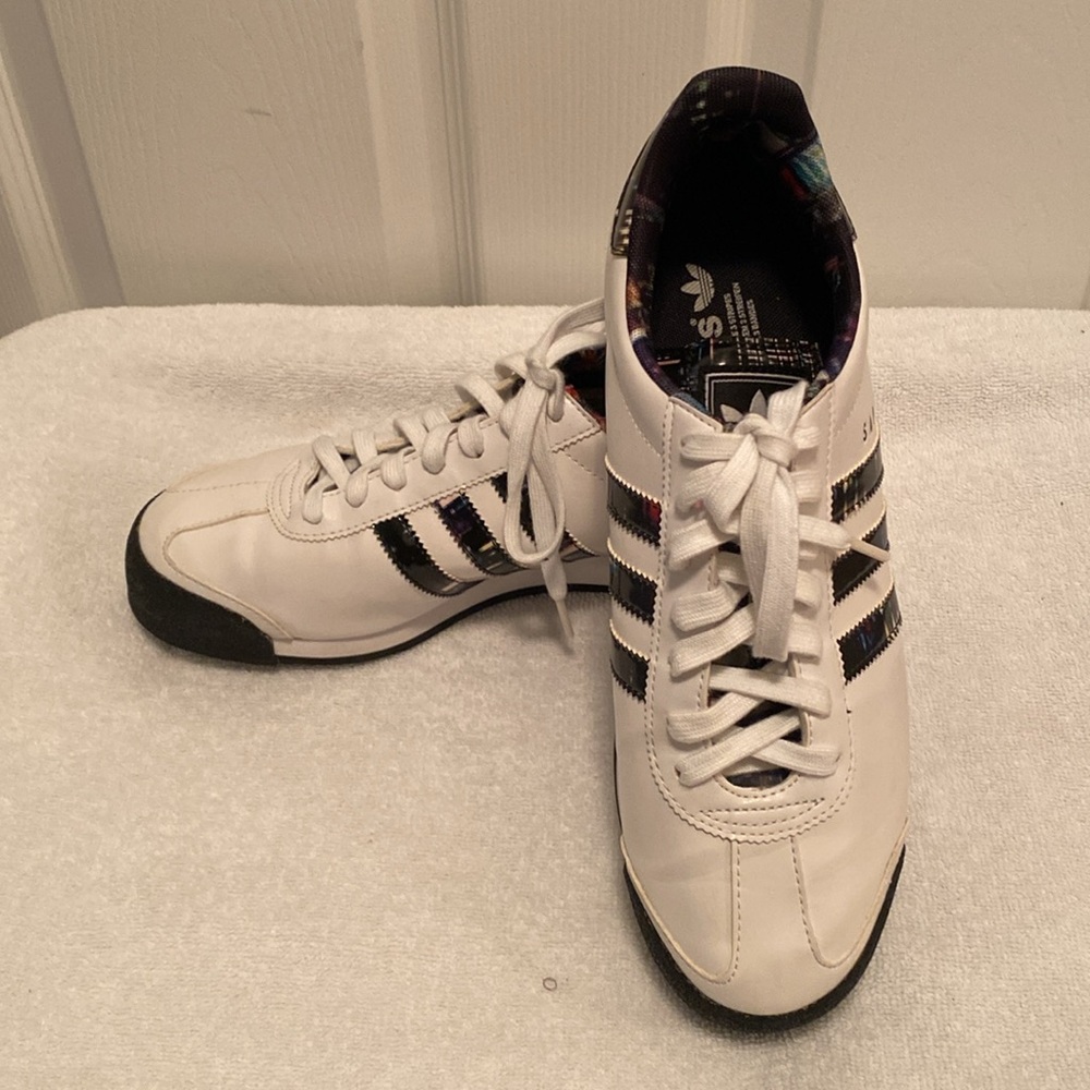 Adidas Samoa White Tennis Shoes…size 9 1/2